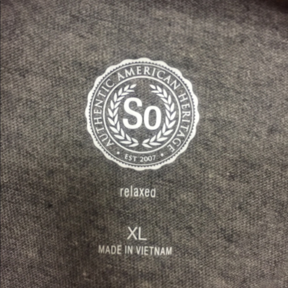 shirt - Picture 2 of 3